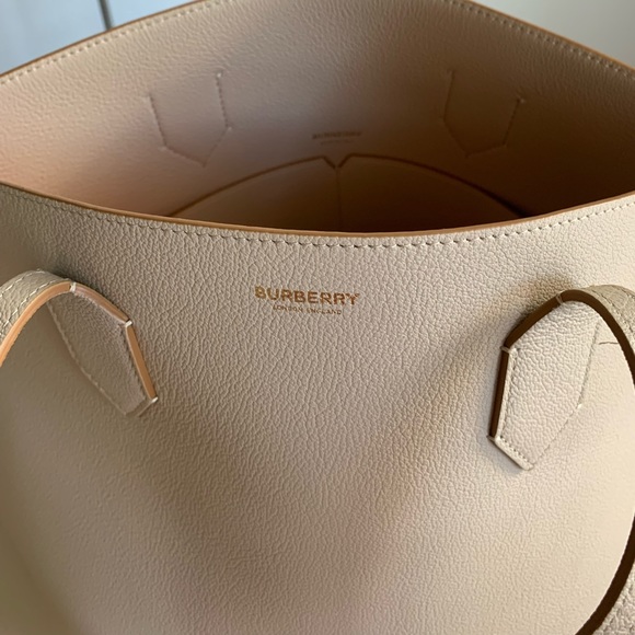 Authentic Burberry Tote Bag - Picture 2 of 16